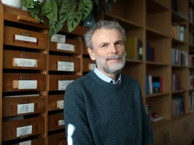 - 06.11.2023 &ndash; prof.dr. Dragan Petrovec, pravnik kriminolog - penolog, strokovnjak na področju izvr&scaron;evanja zapornih kazni, poučuje penologijo na podiplomskem &scaron;tudiju na Pravni fakulteti, Fakulteti za socialno delo in na Fakulteti za varnostne vede&nbsp;Univerze v Ljubljani. //FOTO: Bojan Velikonja