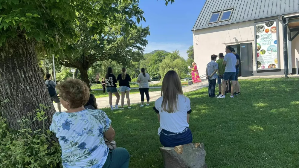 Tako so se junija učenci CVIU veselili zaključka projekta Varujmo in ohranimo &Scaron;ale&scaron;ko dolino, ki ga je organizirala Medobčinska zveza prijateljev mladine. Foto: arhiv CVIU