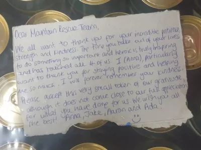 Četverica mladih, ki so jih re&scaron;ili s Pr&scaron;ivca, se je gorskim re&scaron;evalcem iz Bohinja zahvalila z na roko napisanim sporočilom. 