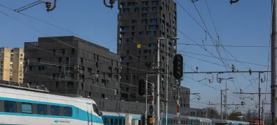 - Železniška postaja Ljubljana - potniški vlak - Situla, poslovno stanovanjski kompleks – - 16.03.2020 - Koronavirus COVID-19 v Sloveniji – epidemija – strožji ukrepi za preprečevanje širjenja okužb s koronavirusom – zaustavltev javnega in družabnega življenja – samoizolacija - zaprte šole, vrtci in gostinski lokali ter ustavljen javni, potniški in železniški promet.  //FOTO: Luka Cjuha