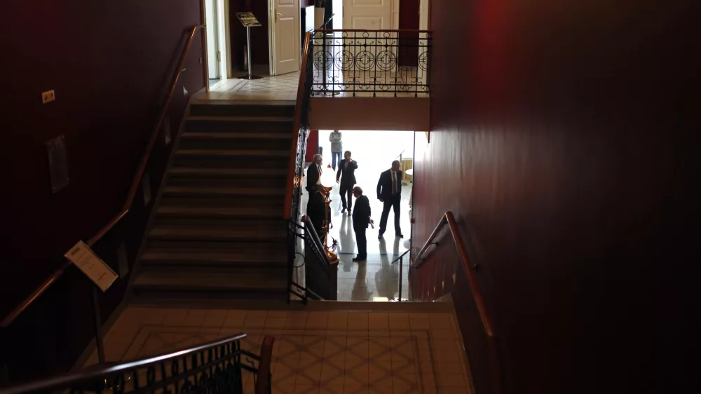 - Ilustrativna fotografija - hotel Union, lobi, lobiranje, hodnik, poslovnež, gospodarstvo- nekdanji nem&scaron;ki kancler Gerhard Schroeder je obiskal Slovenijo in izrazil podporo kandidaturi Borutu Pahorju za predsednika republike, Ljubljana//FOTO: Jaka Gasar