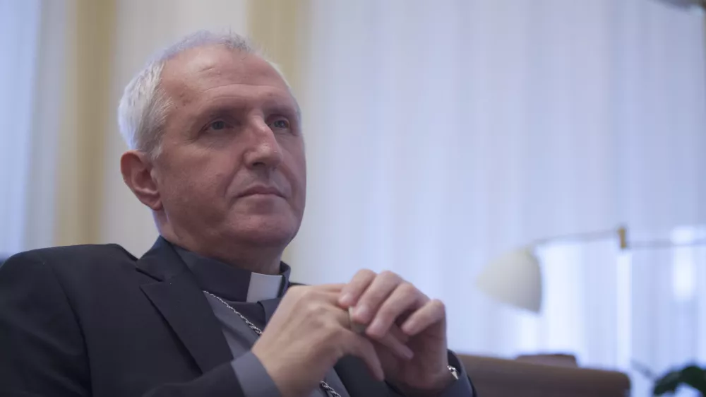 Stanislav ﻿Stane Zore, rimskokatoli&scaron;ki duhovnik in franči&scaron;kan (OFM), pesnik, prevajalec - ljubljanski nad&scaron;kof in metropolit od 23. novembra 2014 -          ///FOTO: Luka CjuhaOPOMBA: ZA OBJAVO V PRILOGI &ndash; DNEVNIKOV OBJEKTIV - INTERVJU 2014.