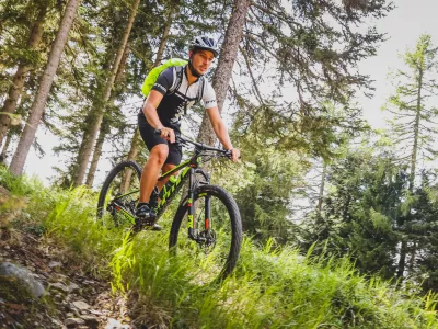 Na&scaron;a &raquo;baza&laquo; je bil za dva dni hotel Alm Gut v Sv. Margareti, le streljaj od znan