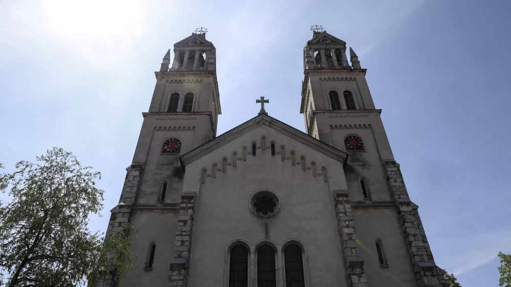 Mogočno ribni&scaron;ko sveti&scaron;če so zgradili zgolj v dveh letih (1866&ndash;1868). Kar je bila že tretja, če ne celo četrta cerkev na tem mestu.&nbsp;/ Foto: Jaka Gasar