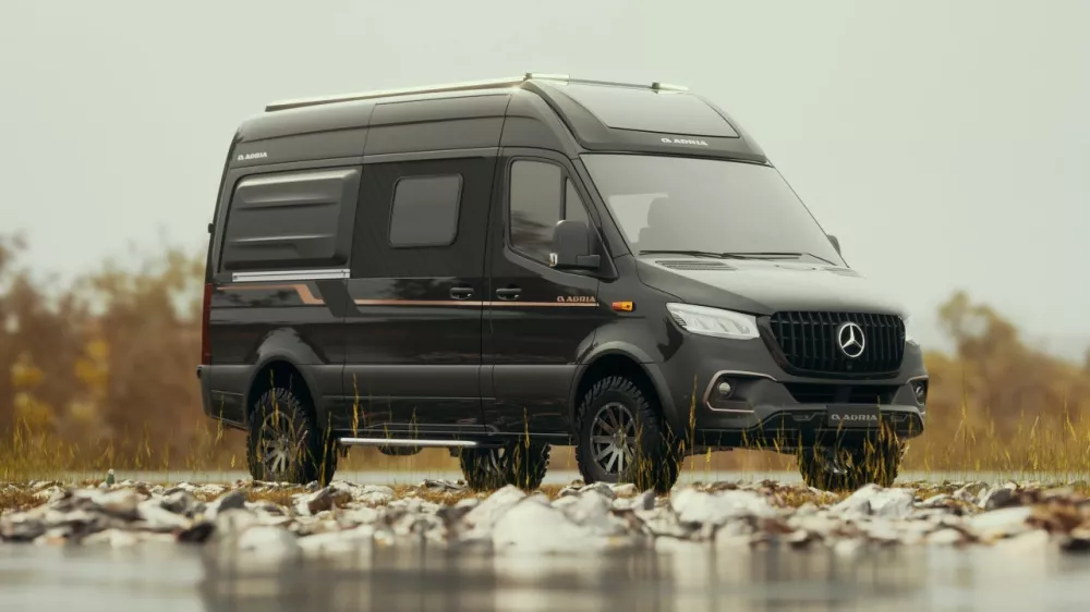 Super twin bo v prihodnje predstavljal vrh ponudbe twinov in bo na voljo v prihodnjem letu. Nudil bo tudi stalni &scaron;tirikolesni pogon. / Foto: Adria Mobil