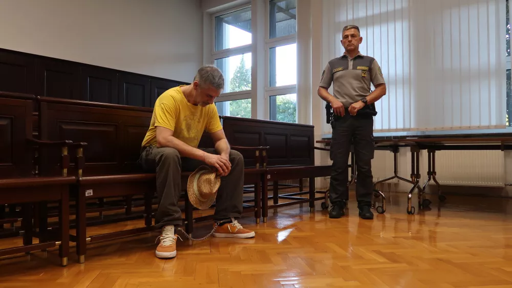 David &Scaron;trukelj, obtožen uboja v baru na železni&scaron;ki postaji Most na Soči, februar 2024