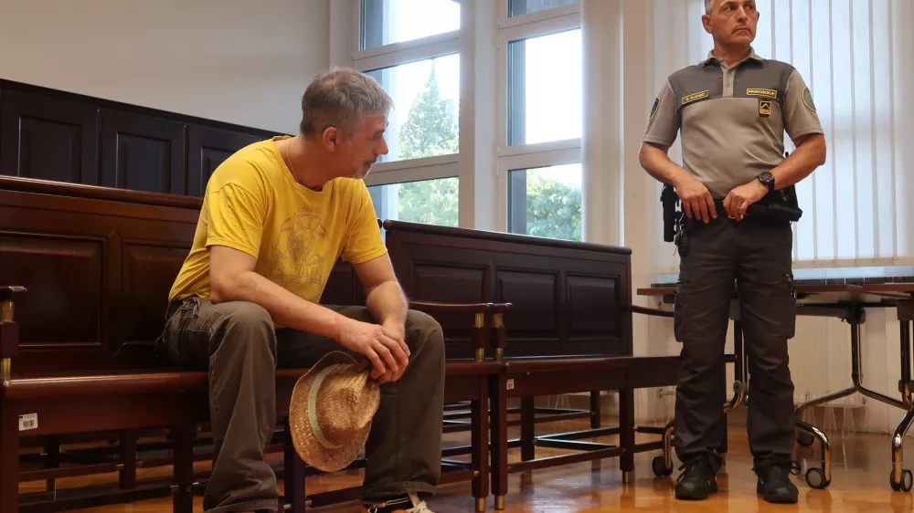 David &Scaron;trukelj, obtožen uboja v baru na železni&scaron;ki postaji Most na Soči, februar 2024