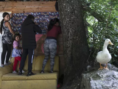 - 07.06.2023 &ndash; Romsko naselje Lepovče v občini Ribnica &ndash; romi - //FOTO: Jaka Gasar