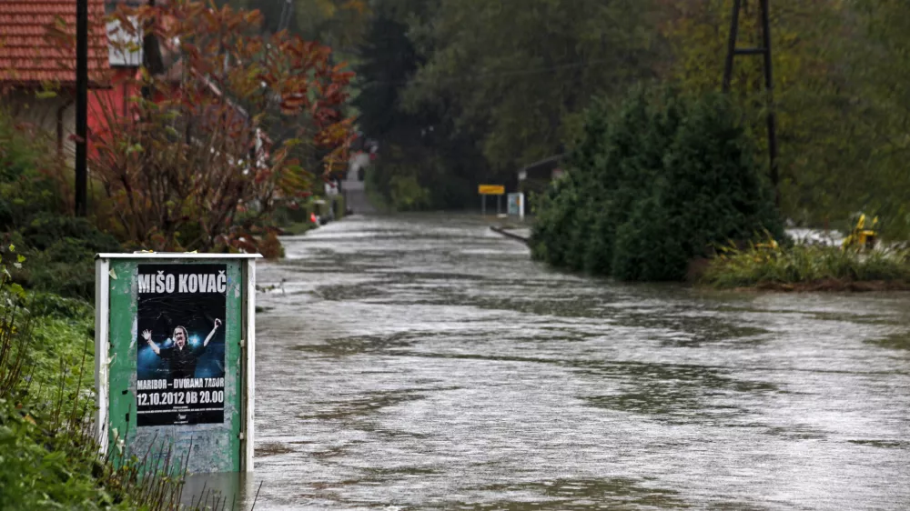 Strokovnjak je izračunal, da naj bi zaradi neustreznega upravljanja Verbund povečal pretok Drave za vsaj dodatnih 700 kubičnih metrov na sekundo. Običajen pretok se giblje do 500 kubičnih metrov na sekundo. Foto: Jaka Gasar&nbsp;