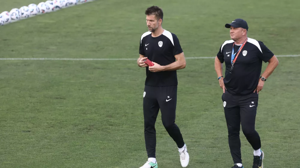 Bo&scaron;tjan Cesar in selektor Matjaž Kek02.09.2024 - trening reprezentance Slovenije v okviru priprav za bližnji tekmi lige narodov proti Avstriji in Kazahstanu. NZS reprezentancaFOTO: Luka Cjuha