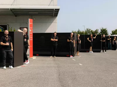 Z lansiranjem najnovej&scaron;e toplotne črpalke Adapt Max, ki zmanj&scaron;uje emisje ogljikovega dioksida za 80 odstotkov, postaja Kronoterm pionirji trendov tudi na področju komercialnih toplotnih črpalk. Foto: Rok Deželak