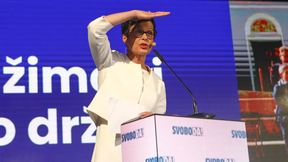 Marta Kos- 24.04.2022 &ndash; Parlamentarne volitve 2022 - Volitve devetega sklica Državnega zbora Republike Slovenije - druge redne državnozborske volitve po letu 2008  //FOTO: Luka Cjuha