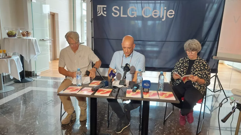 V celjskem SLG so Branko Zavr&scaron;an, Miha Golob in Mojca Redjko predstavili novo gledali&scaron;ko sezono. Foto Mojca Marot