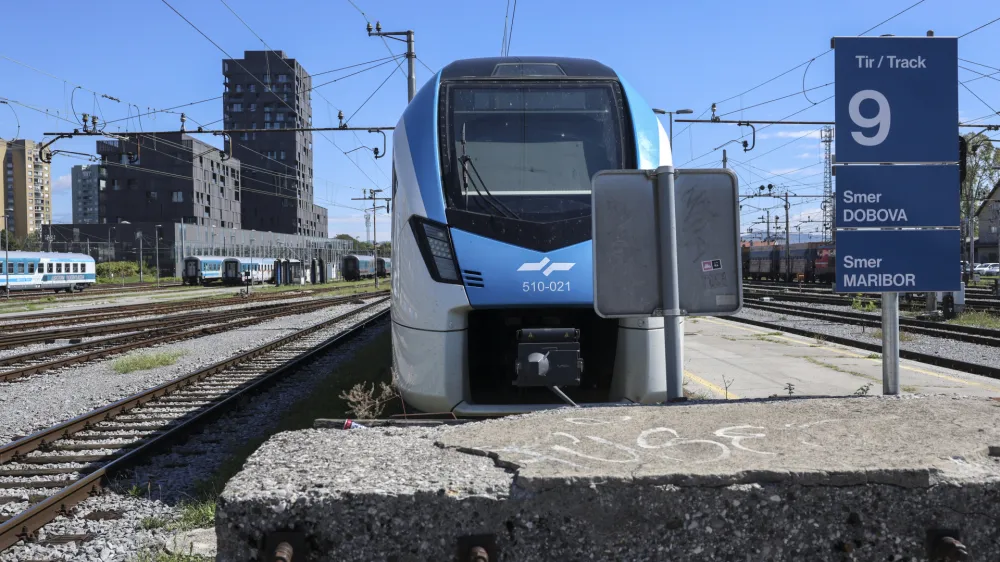 - 10.09.2024 - železni&scaron;ka postaja Ljubljana, vlak, potniki, turisti//FOTO: Jaka Gasar