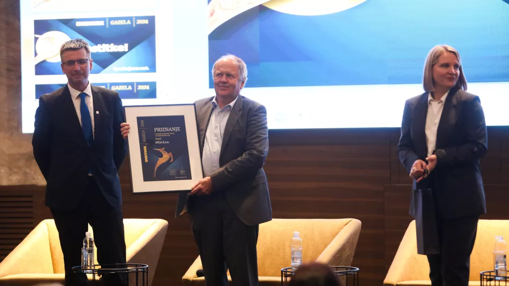 - Rok Pavlin, direktor Osrednje slovenske GZS,- Janez Pogačar, Hyla d.o.o.gospodarsko in javno diplomacijo.- Petra Golmajer, direktorica marketinga Dnevnik d.d.- 12.09.2024. Regijski izbor Gazele 2024 Osrednje slovenske regije v Hotelu Grand Plaza v ljublani. Gazele 2024.//FOTO: Bojan Velikonja