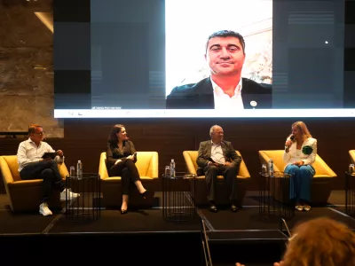 - Anti&scaron;a Korljan, urednik Gazele,- Vita Godec, Lenis d.o.o.- Janez Pogačar, Hyla d.o.o.- Marko Femc, Plan-net solar d.o.o.- Anja Hlača Ferjančič, voditeljica,- 12.09.2024. Regijski izbor Gazele 2024 Osrednje slovenske regije v Hotelu Grand Plaza v ljublani. Gazele 2024.//FOTO: Bojan Velikonja