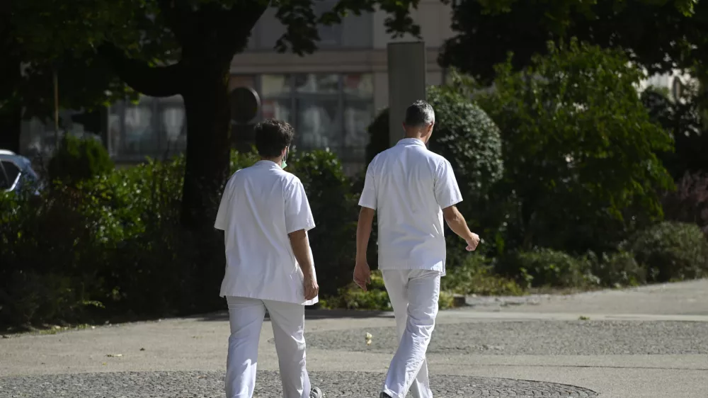 zdravstveni delavci - Univerzitetni klinični center - UKC Ljubljana- 22.09.2022 &ndash; simbolična fotografija &ndash; javno zdravstvo - zdravstveni sistem &ndash; zdravje &ndash; //FOTO: Nik Erik Neubauer / Foto: Nik Erik Neubauer