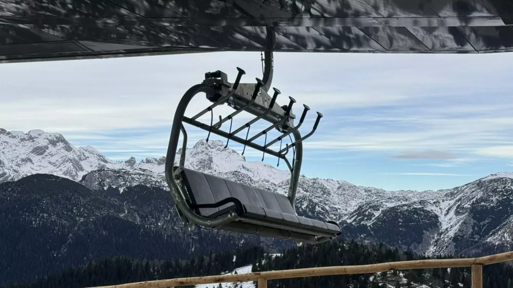 Nova &scaron;estsedežnica na Veliki planini