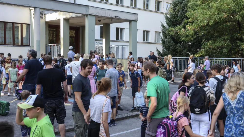 - O&Scaron; Vita Kraigherja- 02.09.2024 - prvi &scaron;olski dan učnega leta 24/25 - &scaron;olstvo, &scaron;ola, učenci, dijaki //FOTO: Jaka Gasar