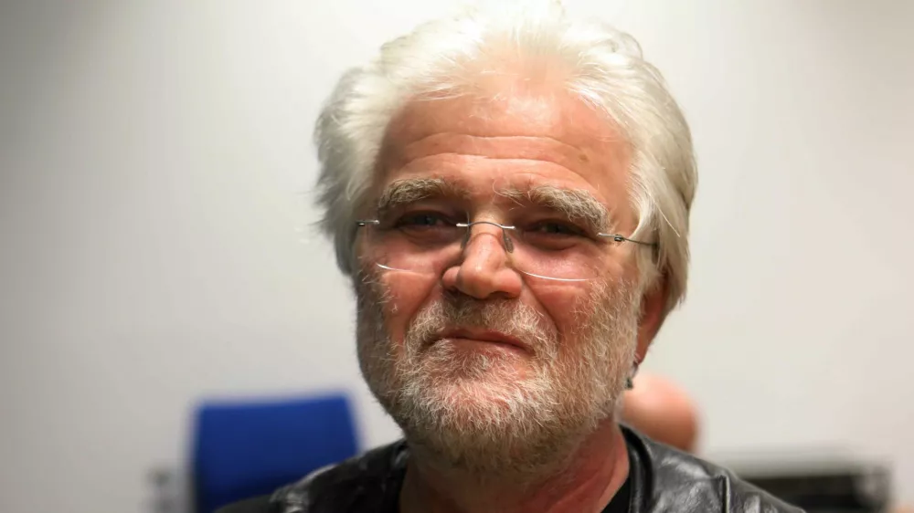 Igor Ž. Žagar, direktor Pedago&scaron;kega in&scaron;tituta:&nbsp;&raquo;Učitelji se ne pritožujejo nad nedostopnostjo pedago&scaron;kega &scaron;tudija, ker bi bil predrag, ampak nad prenizkimi plačami in preobremenjenostjo.&laquo;