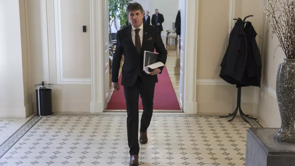 Borut Sajovic- 30.01.2024 &ndash; srečanje o dolgoročni rabi jedrske energije v Sloveniji, ki ga pripravlja predsednik vlade Robert Golob, udeležila se ga bo predsednica republike Nata&scaron;a Pirc Musar, med povabljenimi pa so tudi predsednica DZ Ur&scaron;ka Klakočar Zupančič, predsednik DS Marko Lotrič, predsedniki parlamentarnih strank ter poslanca madžarske in italijanske narodne skupnosti //FOTO: Jaka Gasar