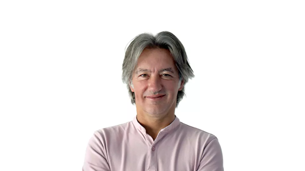 07.06.2024 - Matej &Scaron;takulZA ONLINE - Redakcija Dnevnik 2024 - portreti za komentarje in kolumne - kolumnisti - komentatorji &ndash; novinarji - portret