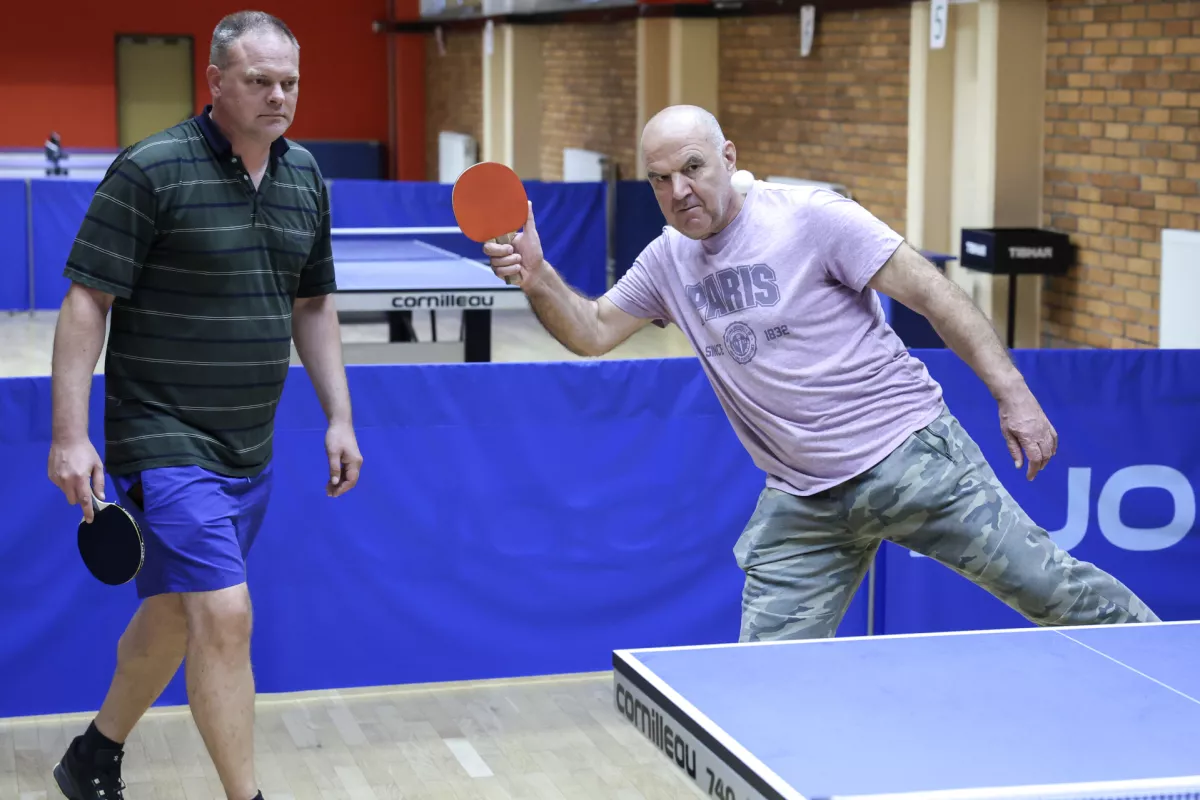 Vsako sredo ob 15. uri dvorano z mizami namiznoteni&scaron;kega dru&scaron;tva Kajuh Slovan, ki jo upravlja Javni zavod &Scaron;port Ljubljana, zasedejo člani dru&scaron;tva Kralji ulice. Foto: Jaka Gasar