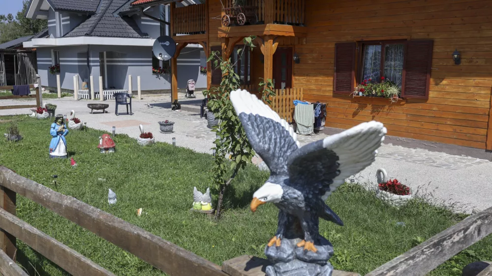 - romsko naselje Goriča vas- 28.08.2024 - Romska problematika v Ribnici //FOTO: Jaka Gasar