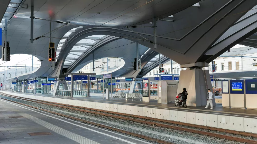 Gradec, glavna železni&scaron;ka postaja