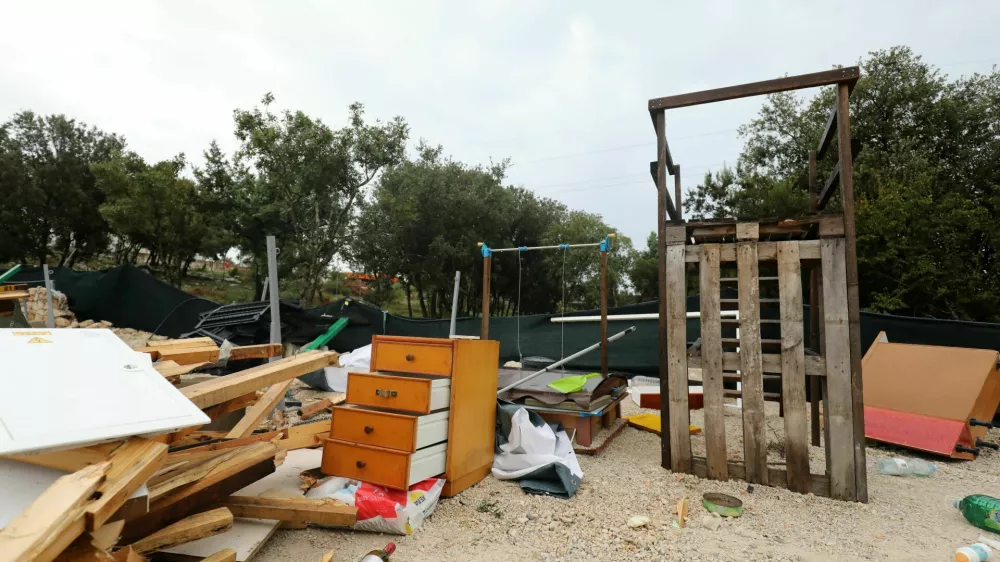 02.10.2024., Barbariga: Na podrucju Barbarige, pocela je nova tura rusenja bespravno sagradjenih objekata, mahom u vlasnistvu slovenskih drzavljana. Photo: Sasa Miljevic / PIXSELL/PIXSELL