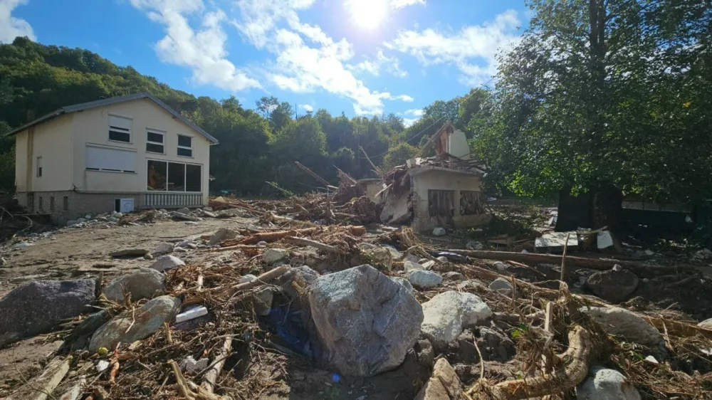 Slovenski re&scaron;evalci pomagajo na opusto&scaron;enih območjih. Foto: URSZR