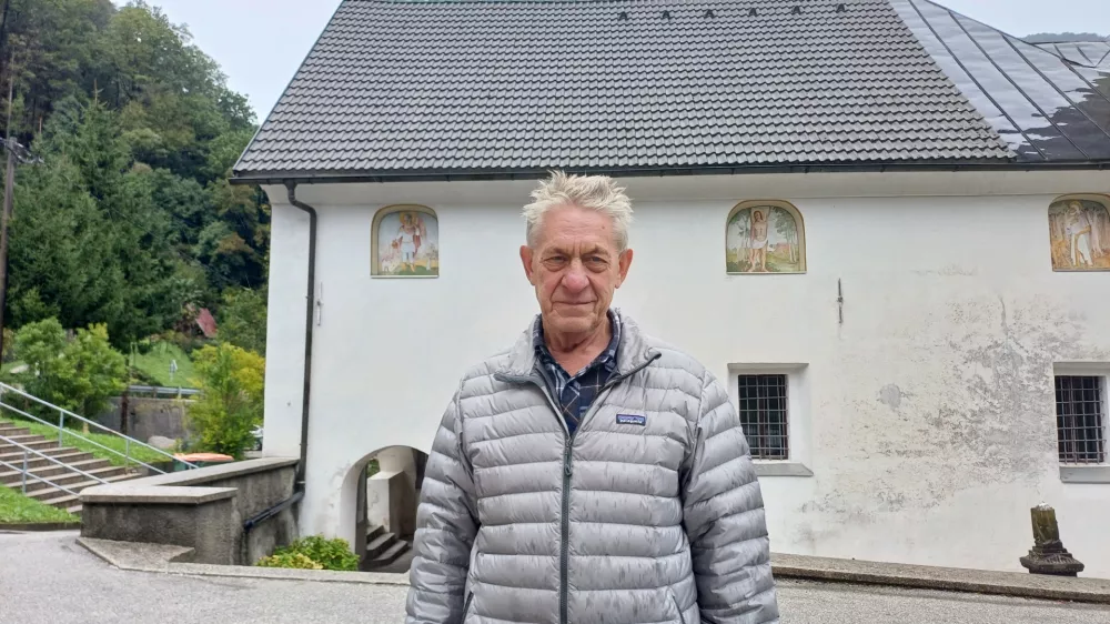 Ba&scaron;ka grapa, Grahovo ob Bači, Koritnica, tematska pot Na svoji zemlji, lokacije snemanja filma Na svoji zemlji leta 1947 in 1948 / Foto: Nata&scaron;a Bucik Ozebek