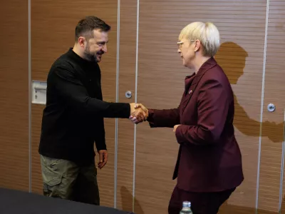 Predsednica Nata&scaron;a Pirc Musar se je ob robu vrha v Dubrovniku sestala z ukrajinskim predsednikom Volodimirjem Zelenskim. Foto: STA