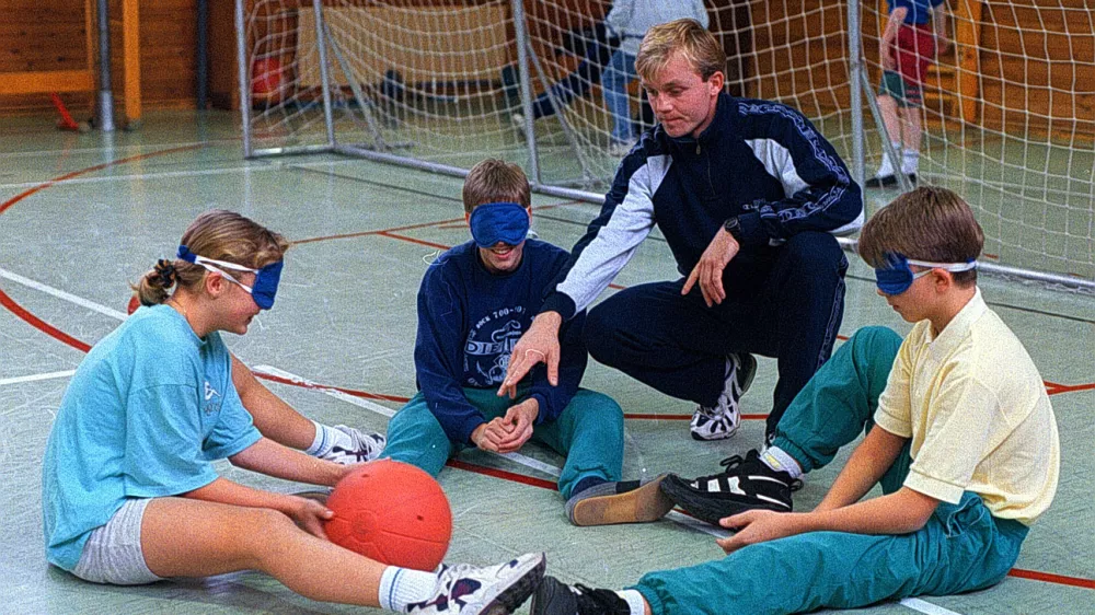 &Scaron;portna vzgoja, otroci, igra, telovadnica, slepi in slabovidni otroci