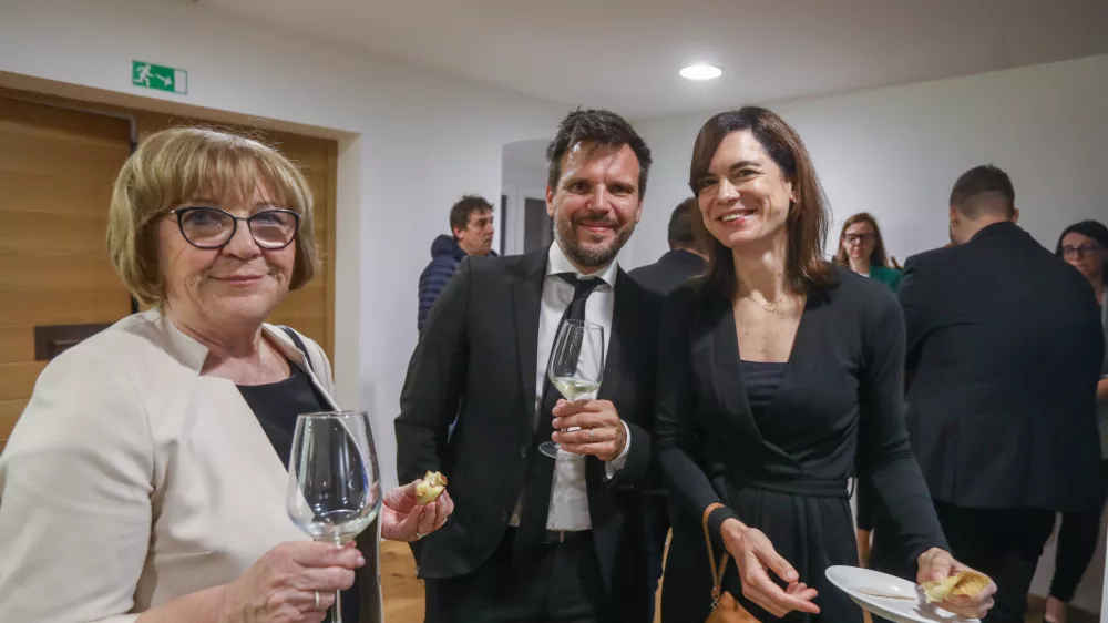 Mama Magda in ROTO INOX direktor Blaž Pav&scaron;ič10.10.2024 - 24. Slovenska GAZELA 2024 &ndash; Sežana - regijski izbor najbolj&scaron;ih najhitreje rastočih podjetij &ndash; razglasitev Primorsko notranjske regije. Primorsko notranjska gazela  FOTO: Luka Cjuha