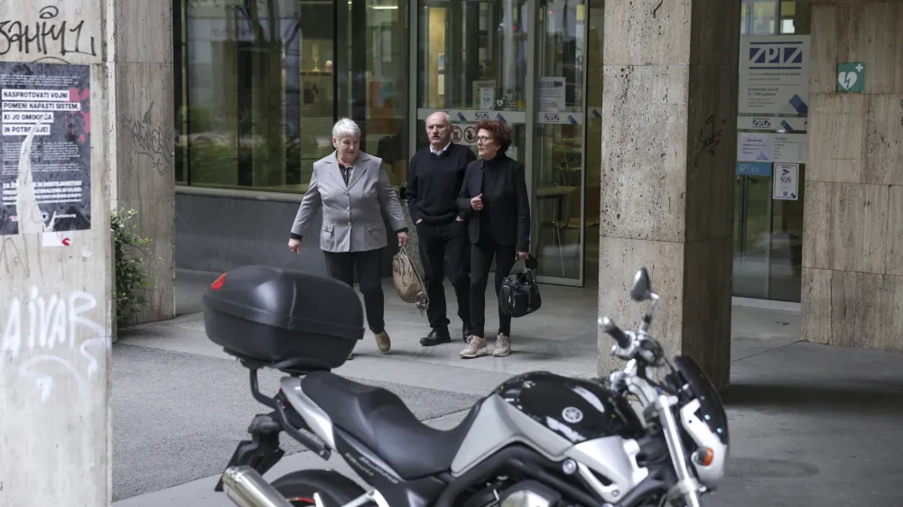 Za predčasno upokojitev se odloči zelo malo ljudi, saj si jo načeloma lahko &raquo;privo&scaron;čijo&laquo; le tisti z vi&scaron;jimi plačami in posledično vi&scaron;jimi pokojninami. Foto: Jaka Gasar