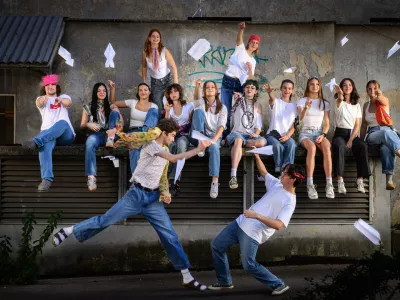 Deveto Kinotripovo generacijo sestavljajo Nadja Alymova, Alina Boehm, Alja Budin, Hana Gramc, Manca Jovandić, Nastja Klemenčič, Ga&scaron;per Macedoni, Gaja Mihačič, Tanja Moe, Ma&scaron;a Mramor, Mark Antonij Novak, &Scaron;pela Rotar, Iva Pika Sirk, Tja&scaron;a &Scaron;tern, Lenart Zalar Schroers. Foto: Kinodvor