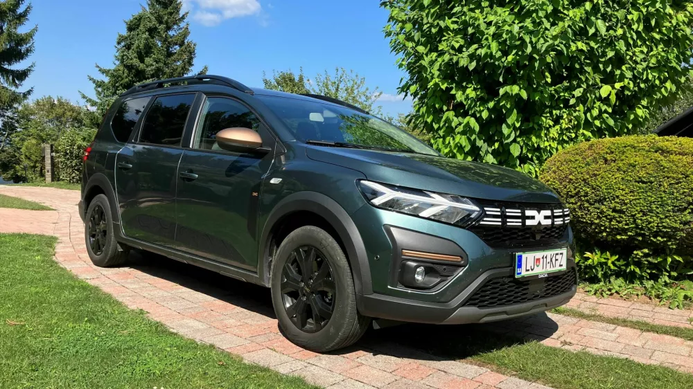 Jogger je predstavnik segmenta enoprostorcev, ki vse bolj izginja s cest. Njegova največja odlika je prostornost. Foto: Matej &Scaron;takul