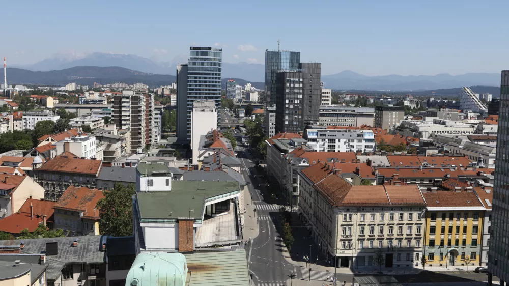 - 05.08.2022 &ndash; Ljubljana &ndash; občinske nepremičnine na katere naj bi ljubljanska občina montirala sončne elektrarne -  //FOTO: Luka Cjuha