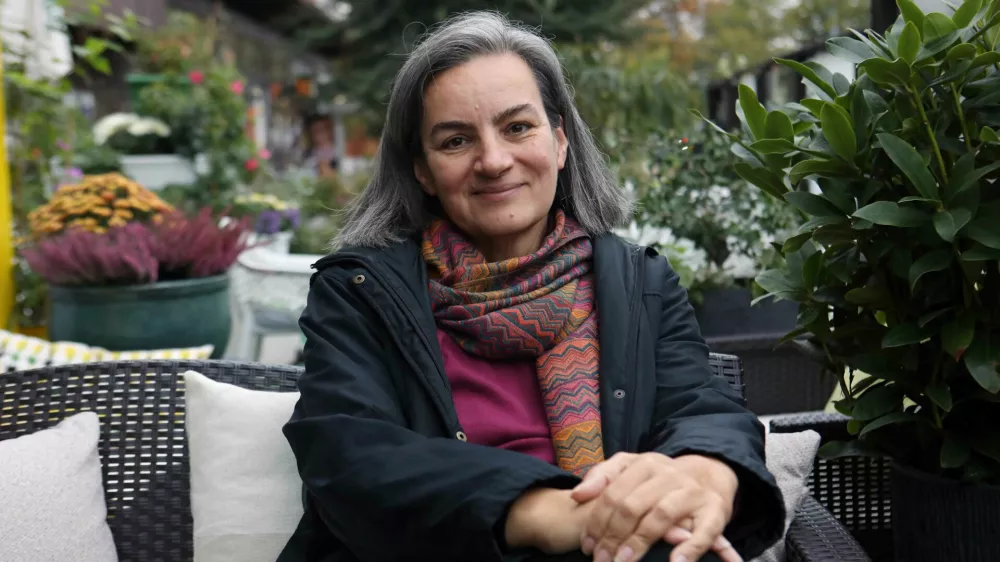 Afrodita Hebar Kljun, predsednica organizacijskega odbora Čipkarskega festivala Ljubljana

Izobraženci, plemstvo in premožni ljudje so imeli stike s tujino in tako je tudi znanje klekljanja pri&scaron;lo v Ljubljano. Seveda najprej v vi&scaron;je sloje prebivalstva.