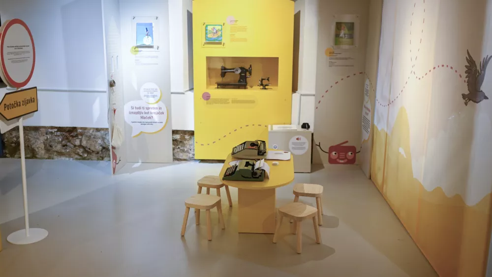 Osrednja leto&scaron;nja razstava v Tehni&scaron;kem muzeju Slovenije, ki povezuje tehni&scaron;ko in znanstveno dedi&scaron;čino s slovensko otro&scaron;ko in mladinsko literaturo. Foto:&nbsp;Nik Erik Neubauer