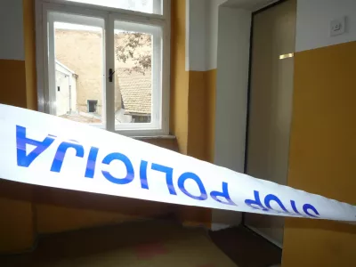 stopni&scaron;če v hi&scaron;i na Vodnikovem trgu 4 v Mariboru, kjer je bila umorjena 55-letna Branka Strelec