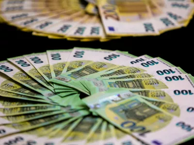 V leto&scaron;njem letu so na Ajpesu zaradi zamude predpisanih rokov za oddajo letnih poročil izdali 840 odločb o prekr&scaron;ku, v 288 primerih pa so družbam izrekli tudi globo. Fotografija je simbolična. Foto: Bojan Velikonja