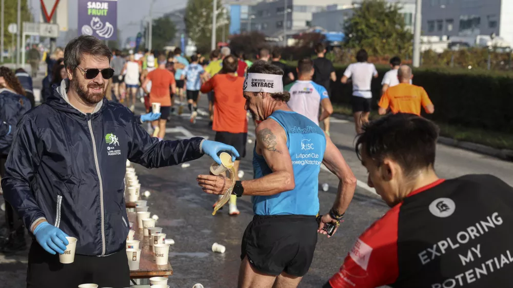 - 20.10.2024 - 28. Ljubljanski maraton - 24 tisoč tekačev - največji &scaron;portno-rekreativni dogodek v državi //FOTO: Jaka Gasar