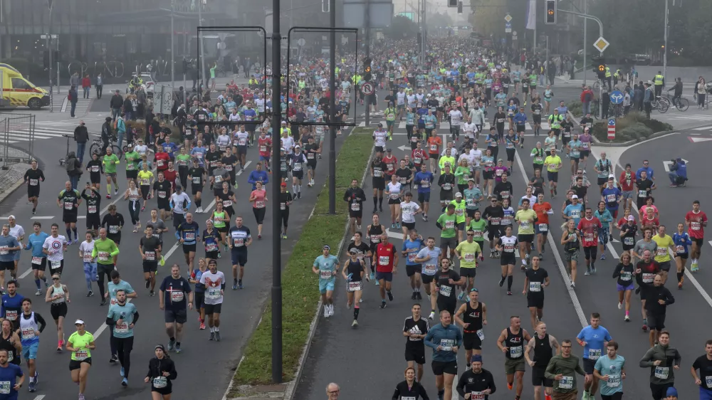 - 20.10.2024 - 28. Ljubljanski maraton - 24 tisoč tekačev - največji &scaron;portno-rekreativni dogodek v državi //FOTO: Jaka Gasar