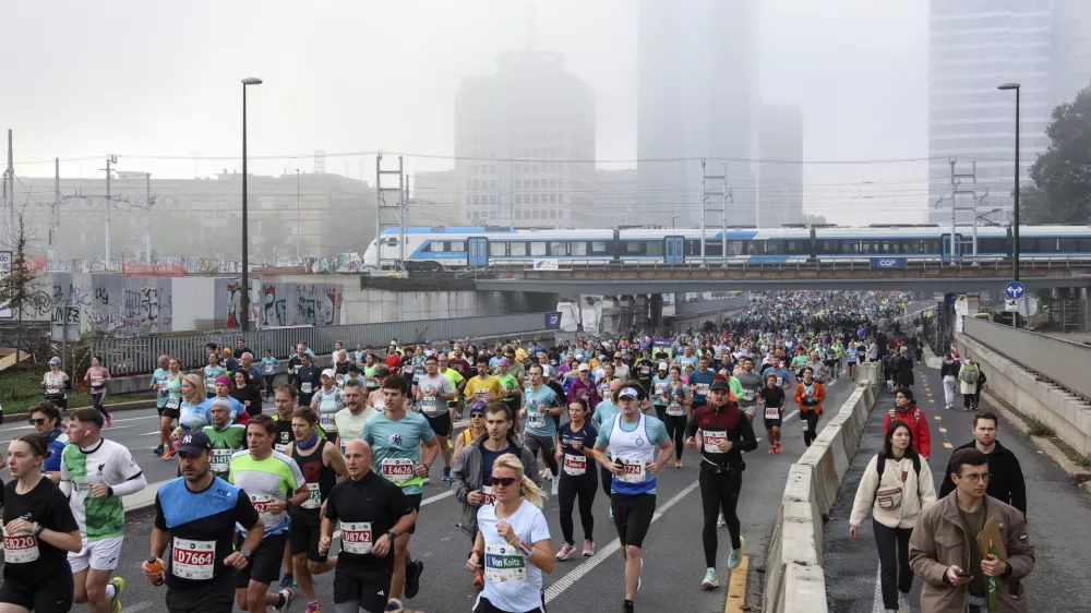 - 20.10.2024 - 28. Ljubljanski maraton - 24 tisoč tekačev - največji &scaron;portno-rekreativni dogodek v državi //FOTO: Jaka Gasar