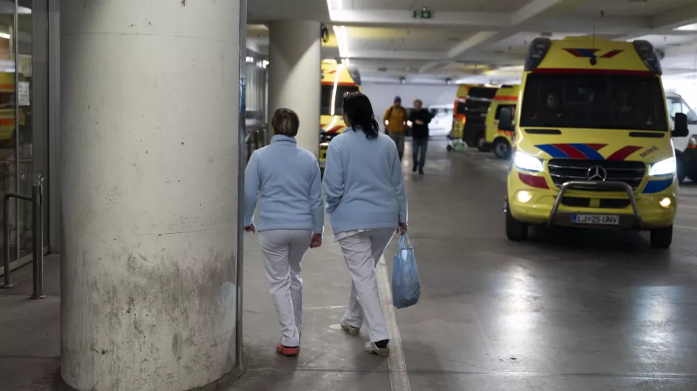 Koliko denarja bodo v posamezni bolni&scaron;nici ali pri koncesionarju prejeli za posamezno zdravljenje, bi lahko bilo v prihodnje odvisno od tega, ali so pacientom na voljo 24 ur na dan. Foto: Nik Erik Neubauer