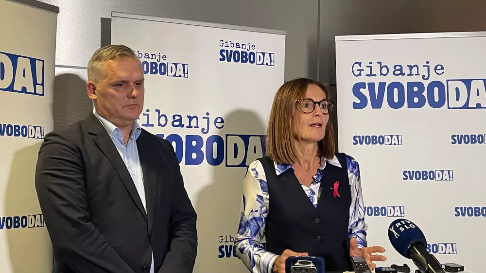 Da bodo predlagali umik referendumske pobude, sta včeraj zvečer sporočila minister za okolje, podnebje in energijo Bojan Kumer in vodja poslanske skupine Svobode Nata&scaron;a Av&scaron;ič Bogovič. Foto:&nbsp;STA