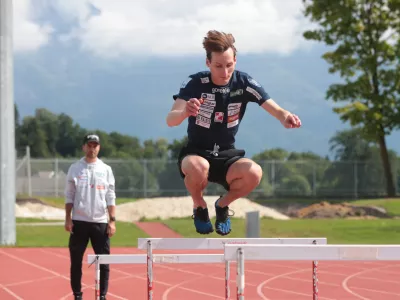Selektor Robert Hrgota (v ozadju) je lani na zmagovalne tirnice vrnil tudi Domna Prevca. Foto:&nbsp; Bojan Velikonja