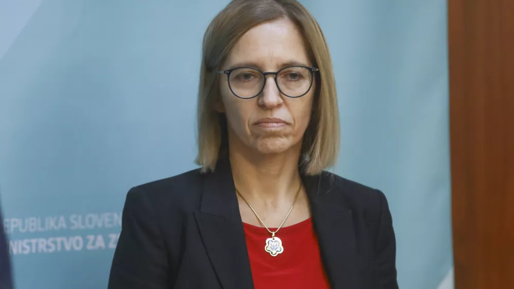 nova ministrica za zdravje dr. Valentina Prevolnik Rupel,- 16.10.2023 &ndash; Ministrstvo za zdravje - primopredajo poslov med dr. Robertom Golobom, ki je začasno opravljal funkcijo ministra za zdravje, in novo ministrico za zdravje dr. Valentino Prevolnik Rupel, //FOTO: Luka Cjuha